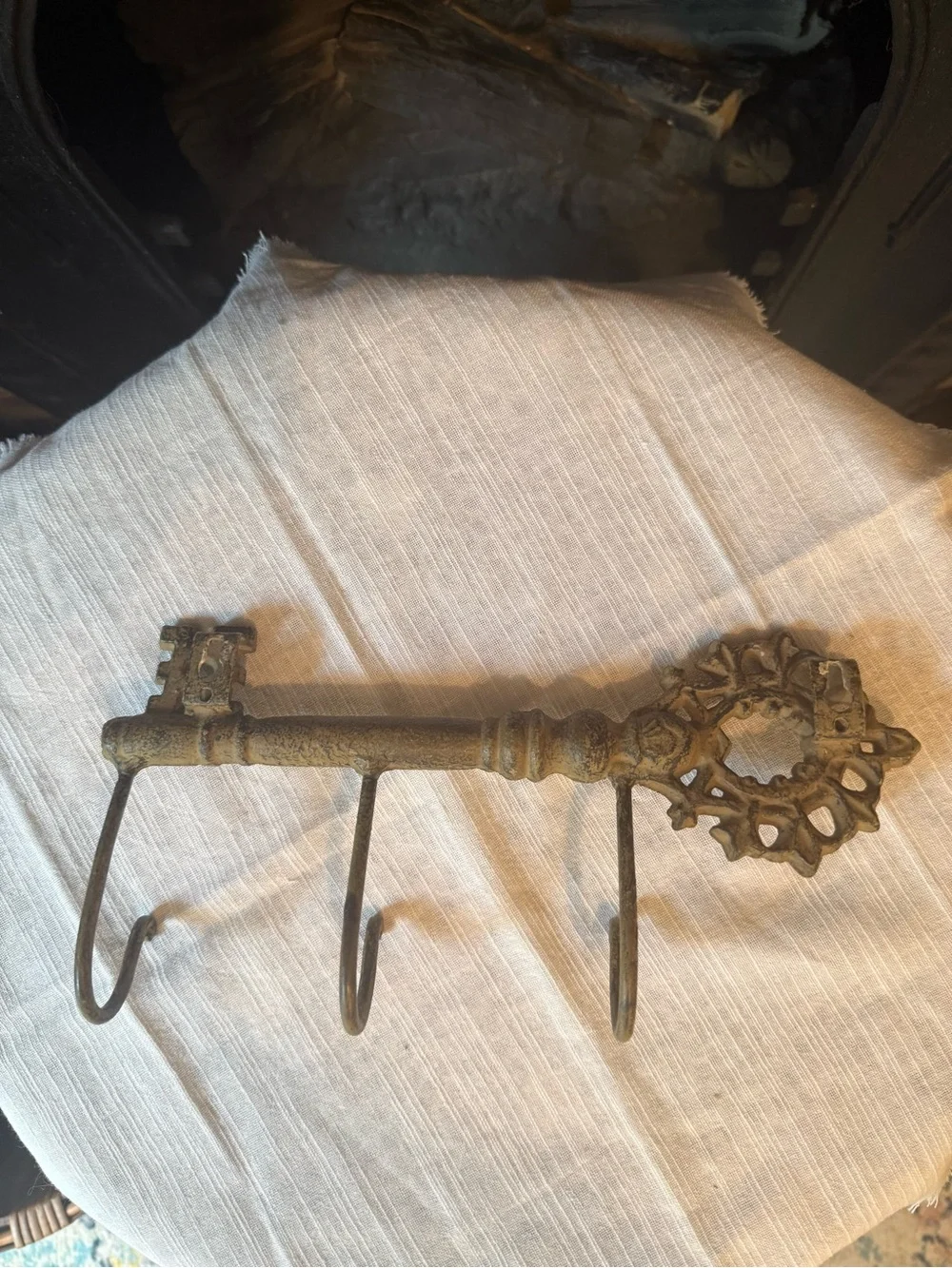 Vintage Cast Iron Pier 1 Key Wall Hook Rack - Key Holder